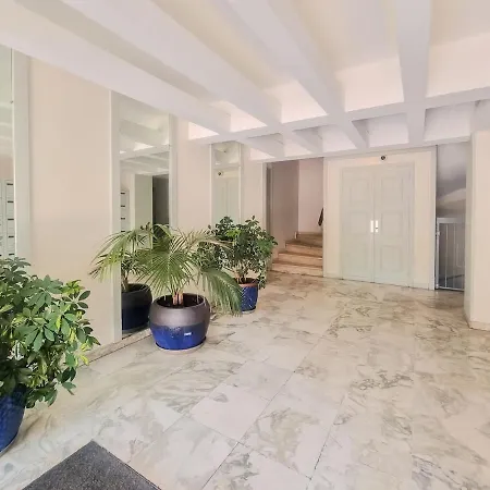 2 Pieces Lumineux Terrasse Ensoleillee 아파트 *